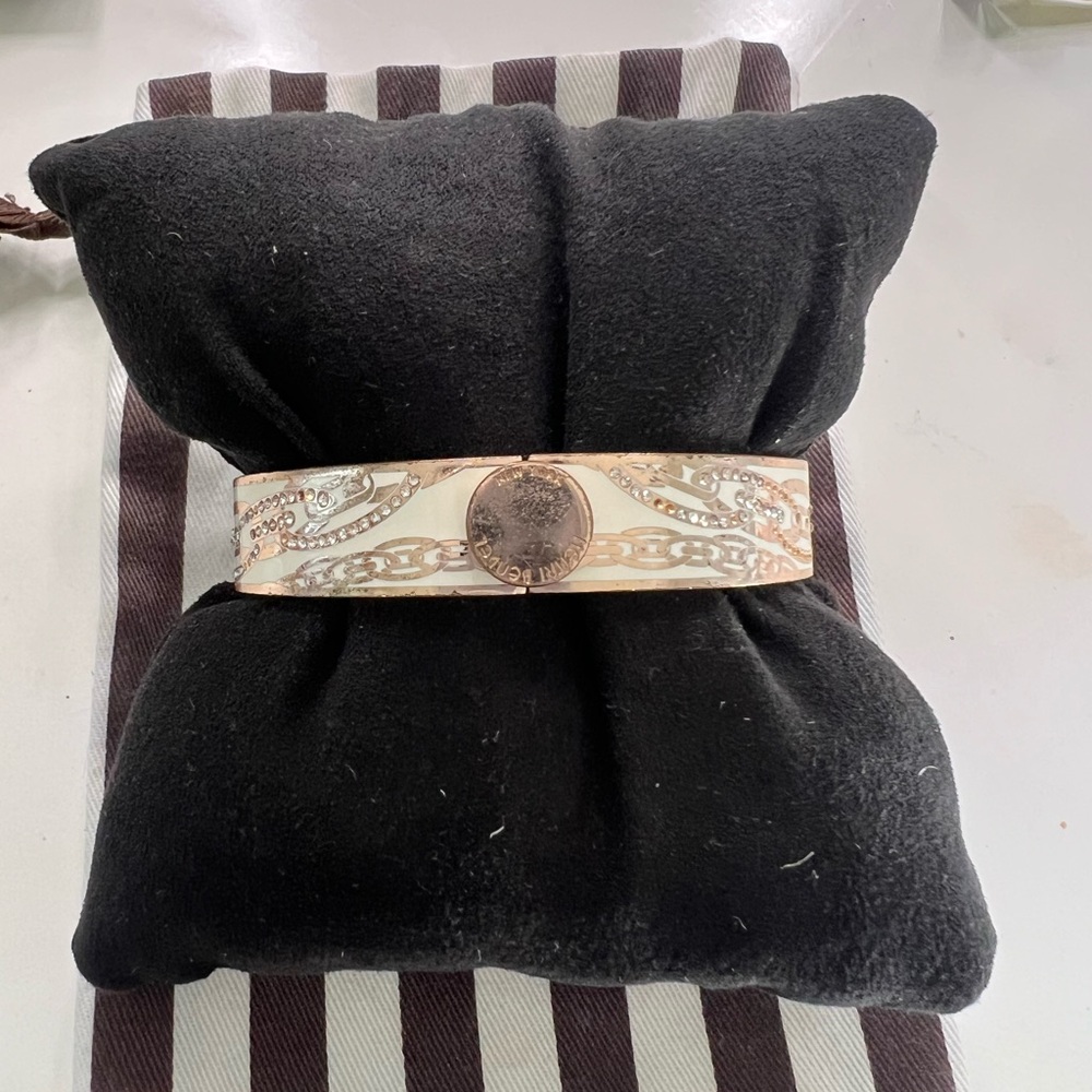 Henri Bendel bracelet